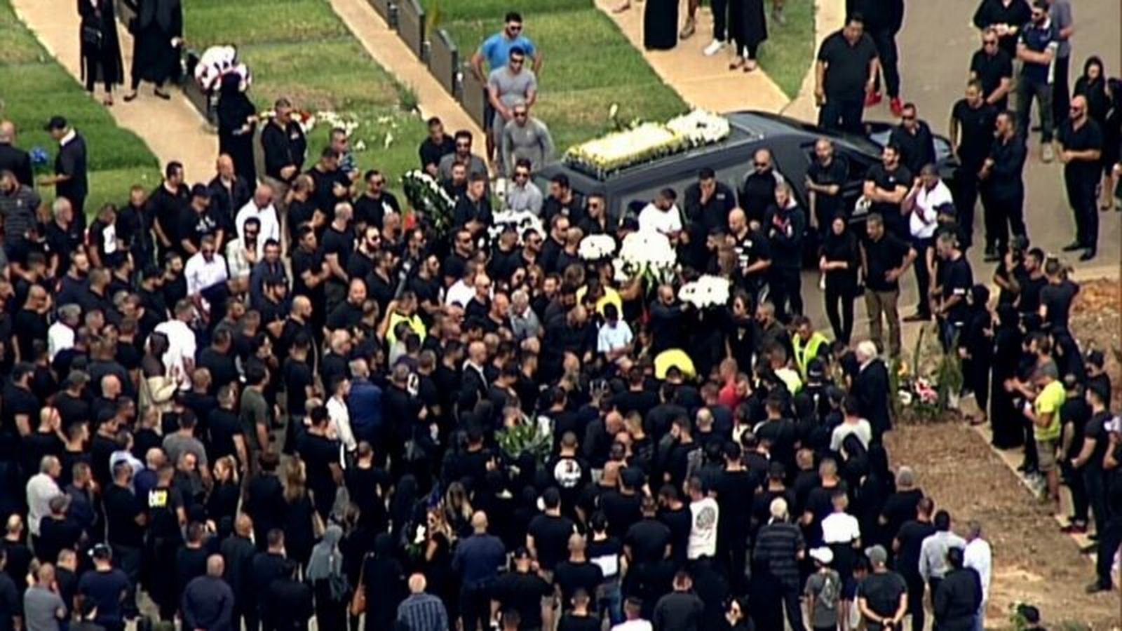 悉尼黑帮头目惨遭爆头 葬礼爆发警民冲突